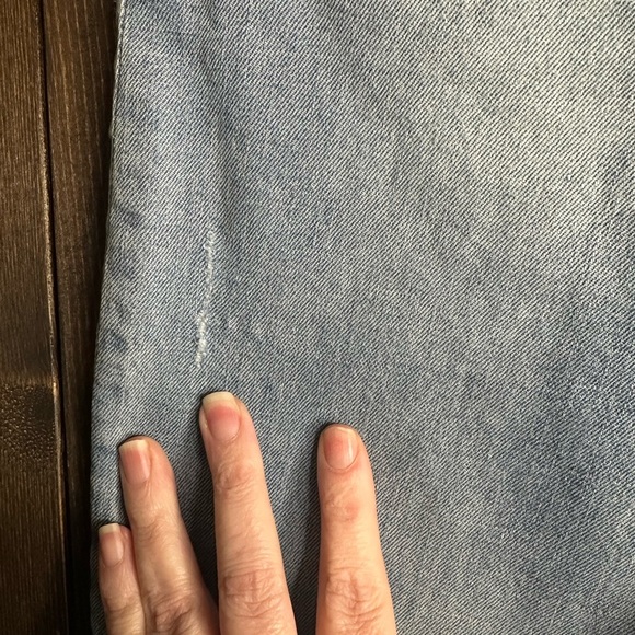 DKNY•SOHO Skinny•SIZE 8•slight distressing•Pre-Loved•good condition (13) - Picture 3 of 11